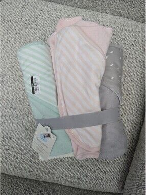 Hood and towels brand new three pack item, 315 bin 13